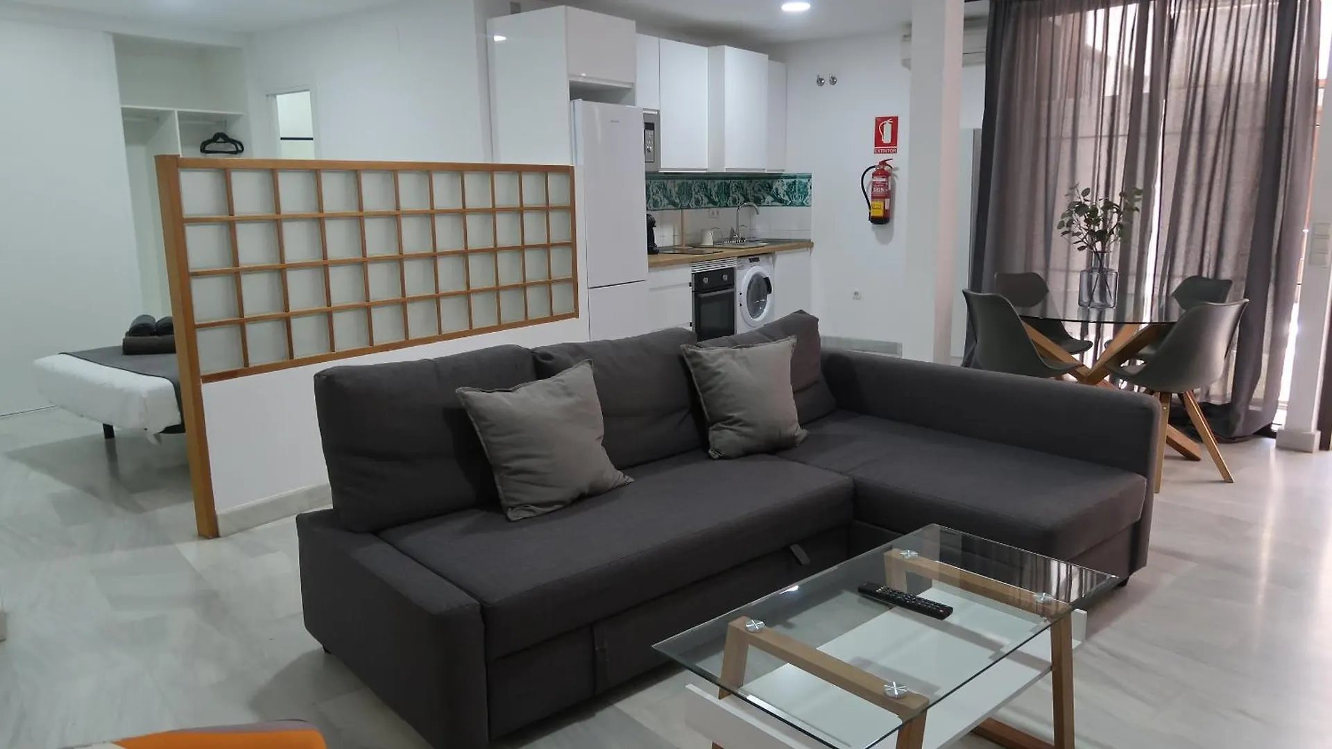 J & E Malaga Center Apartamentos