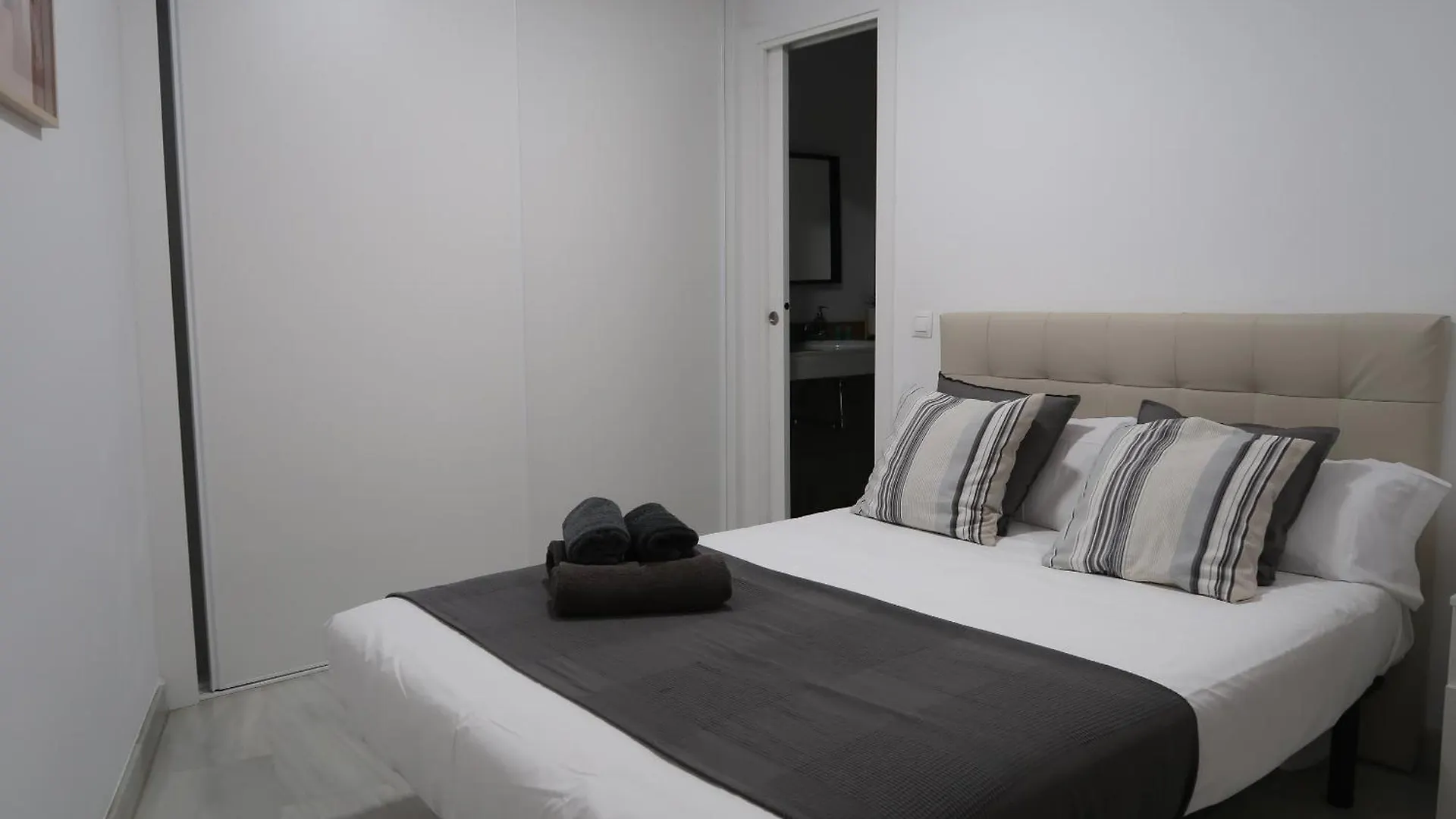 Apartment J & E Malaga Center Apartamentos Spain