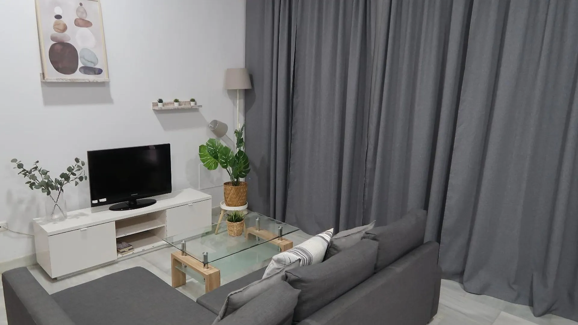 J & E Malaga Center Apartamentos 0*,